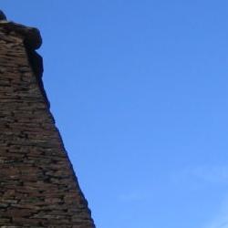 Chimeneas en Rebollar de Soria, ayuntamiento de Rebollar de Soria